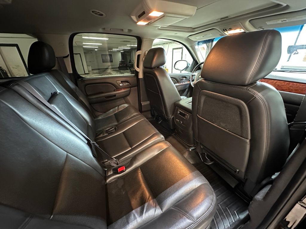 Used 2014 Chevrolet Suburban LTZ AWD/4WD image 28