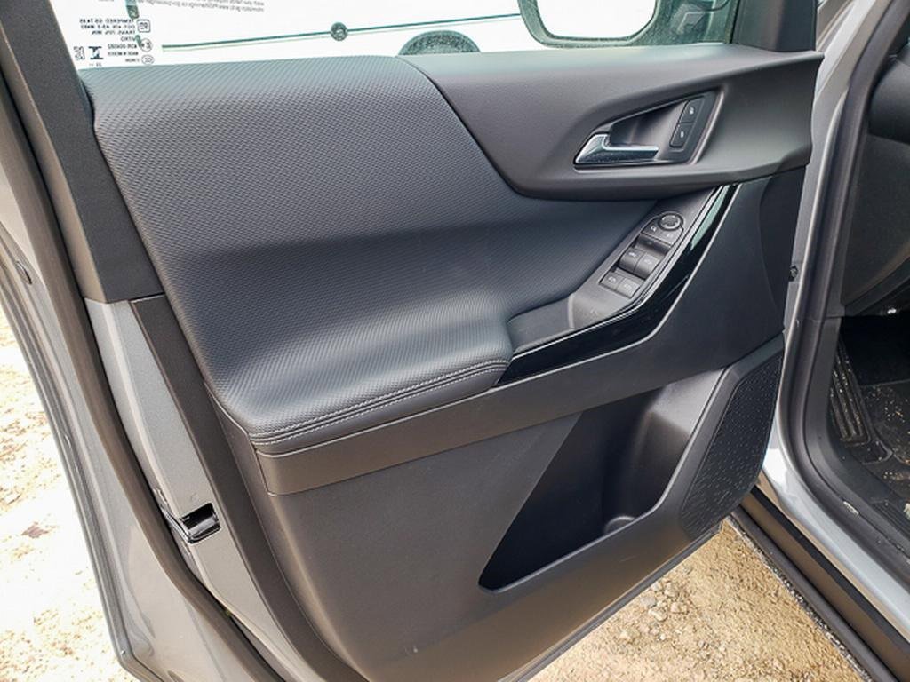 New 2026 Chevrolet Equinox LT w/ Midnight Edition image 9