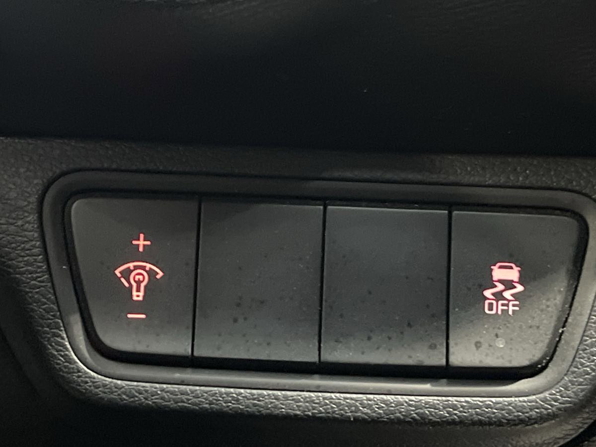 Used 2024 Kia Forte LXS image 13