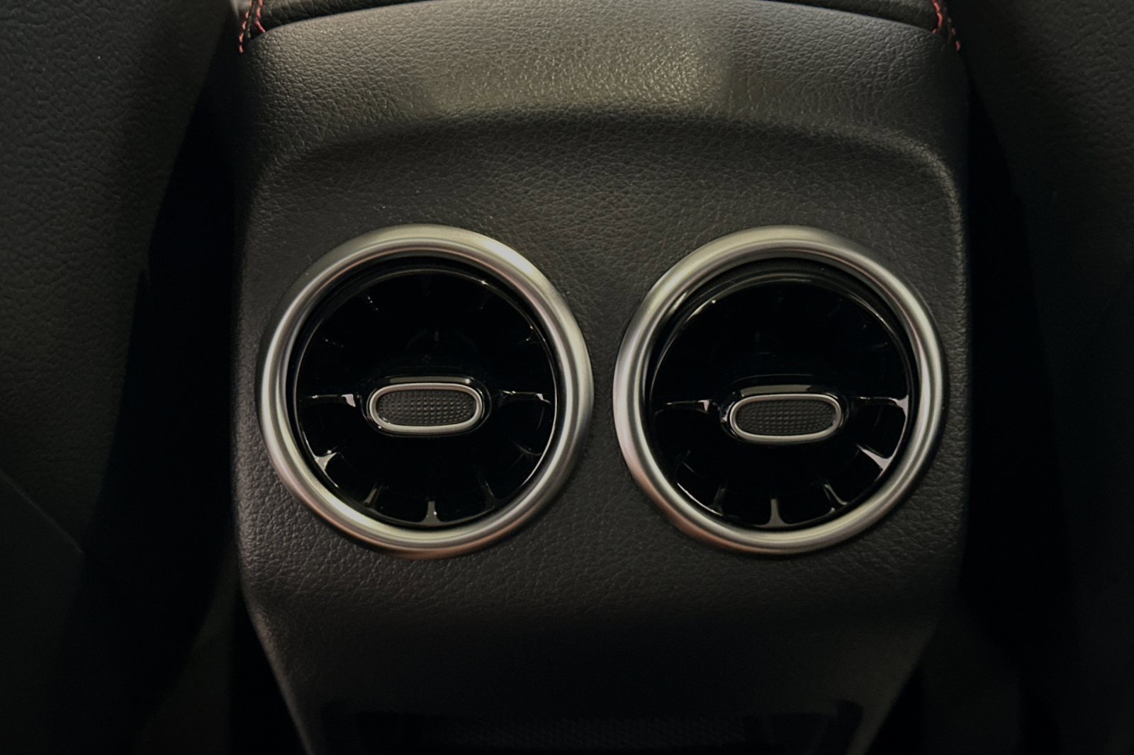 New 2025 Mercedes-Benz GLA 35 AMG 4MATIC image 12