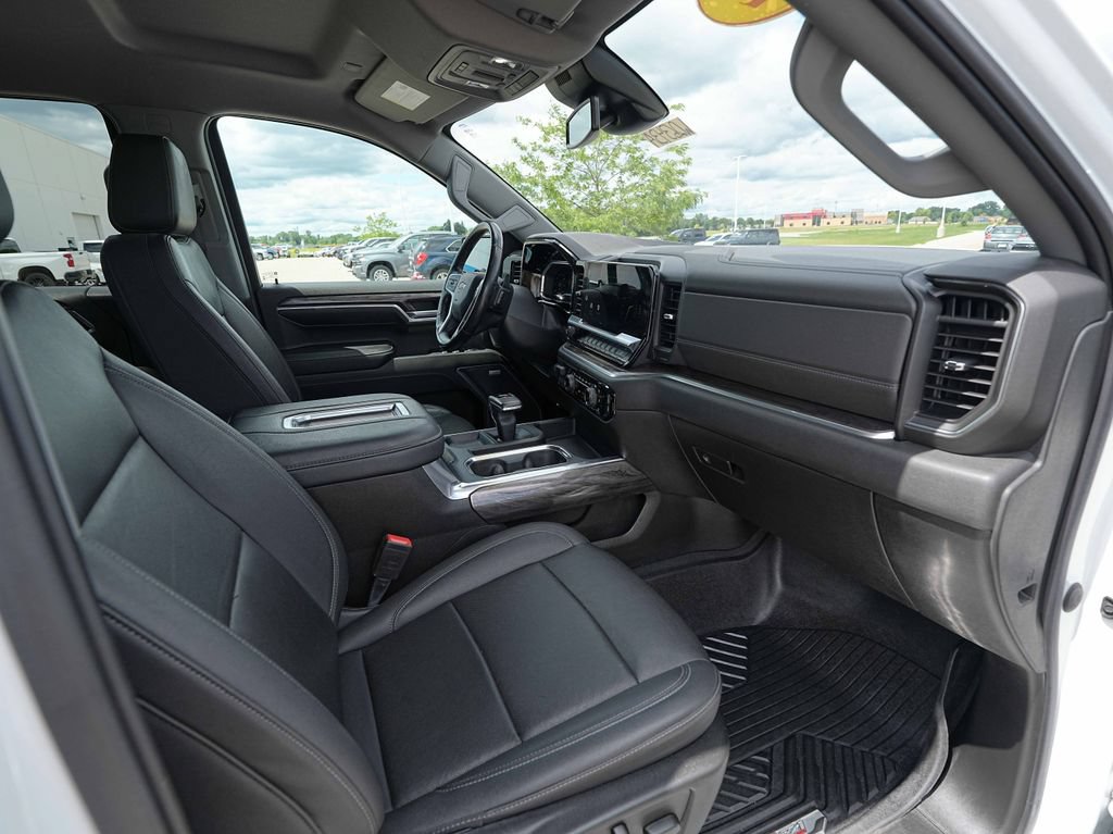Used 2022 Chevrolet Silverado 1500 LTZ AWD/4WD image 24
