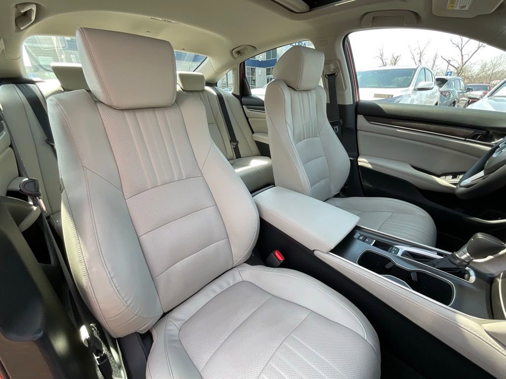 Used 2018 Honda Accord Touring image 21