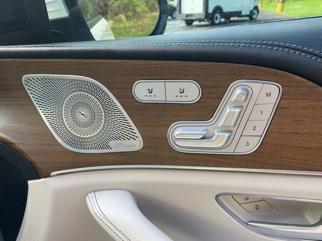 Used 2022 Mercedes-Benz GLS 450 4MATIC image 15