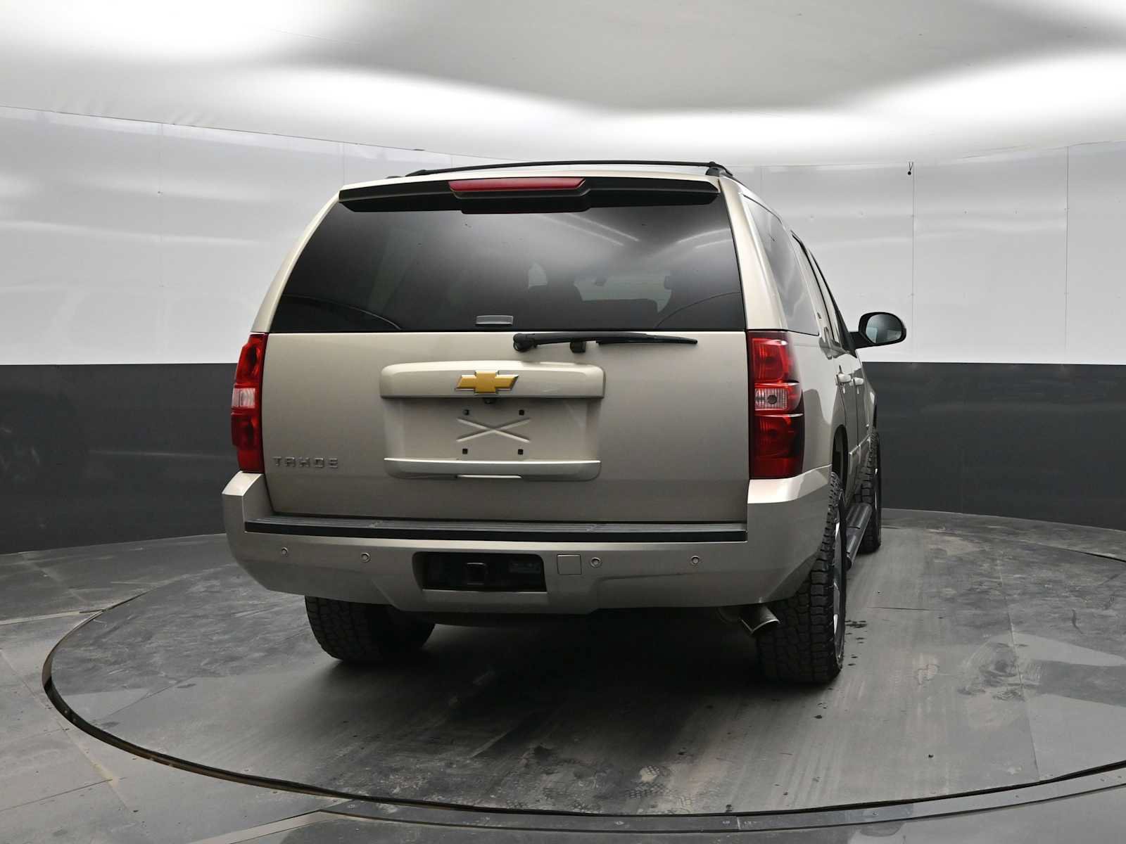 Used 2014 Chevrolet Tahoe LT w/ Luxury Package RWD image 6