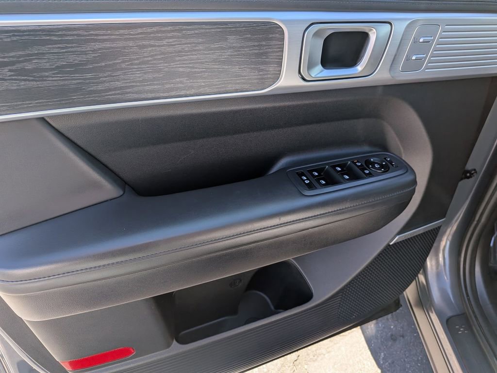 Used 2025 Hyundai Santa Fe Limited image 11