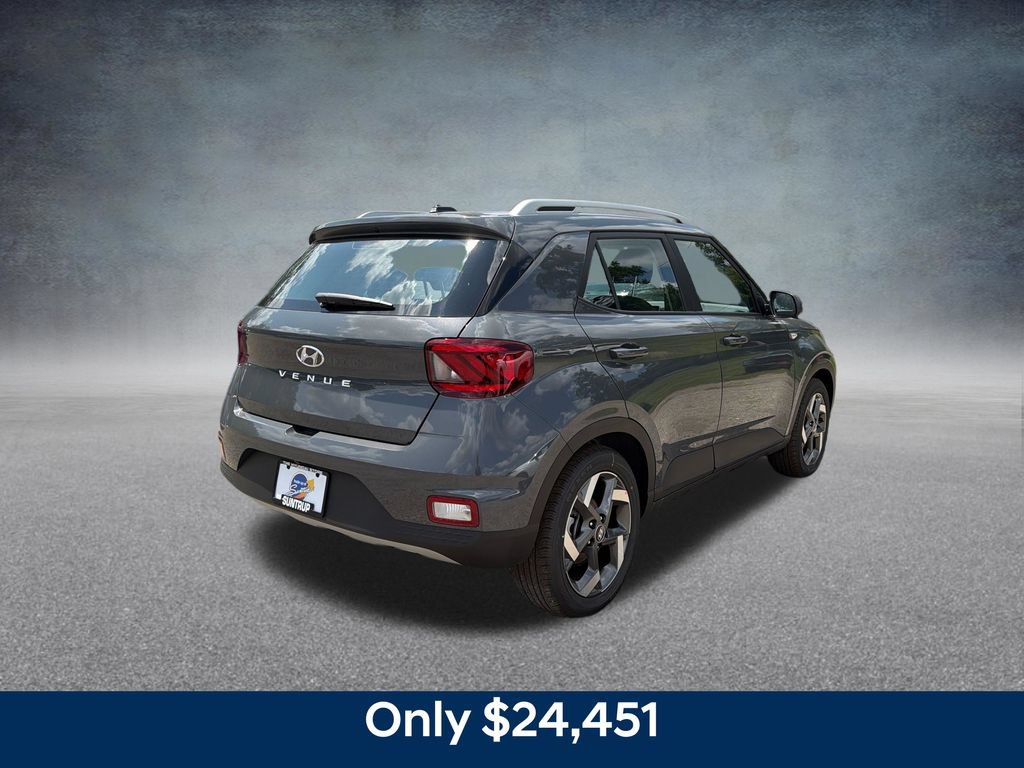New 2026 Hyundai Venue SEL FWD image 5
