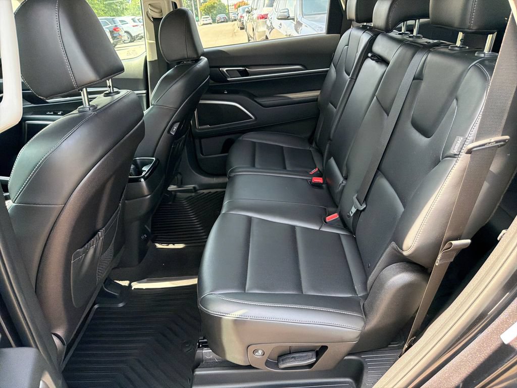 Used 2025 Kia Telluride LX FWD image 20