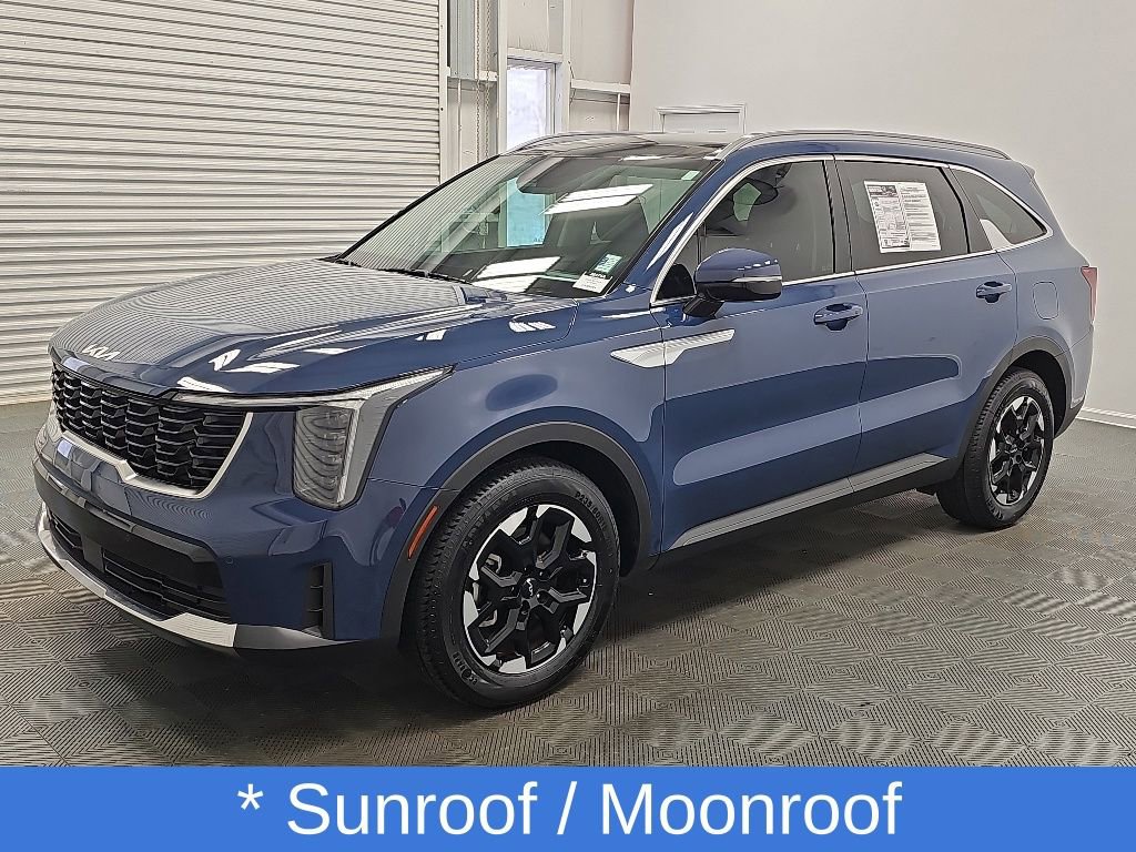 Used 2024 Kia Sorento S w/ Panoramic Sunroof Package FWD image 5