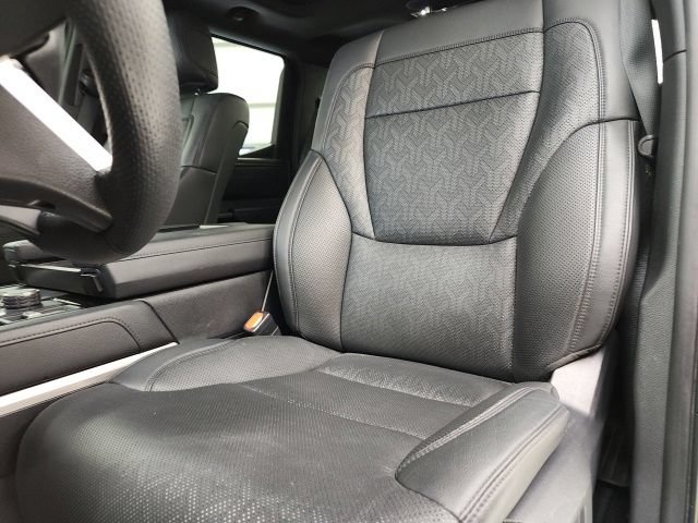 Used 2025 Toyota Tundra Limited AWD/4WD image 15
