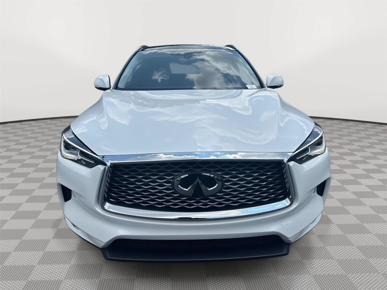 Certified 2025 INFINITI QX50 Luxe AWD/4WD image 3