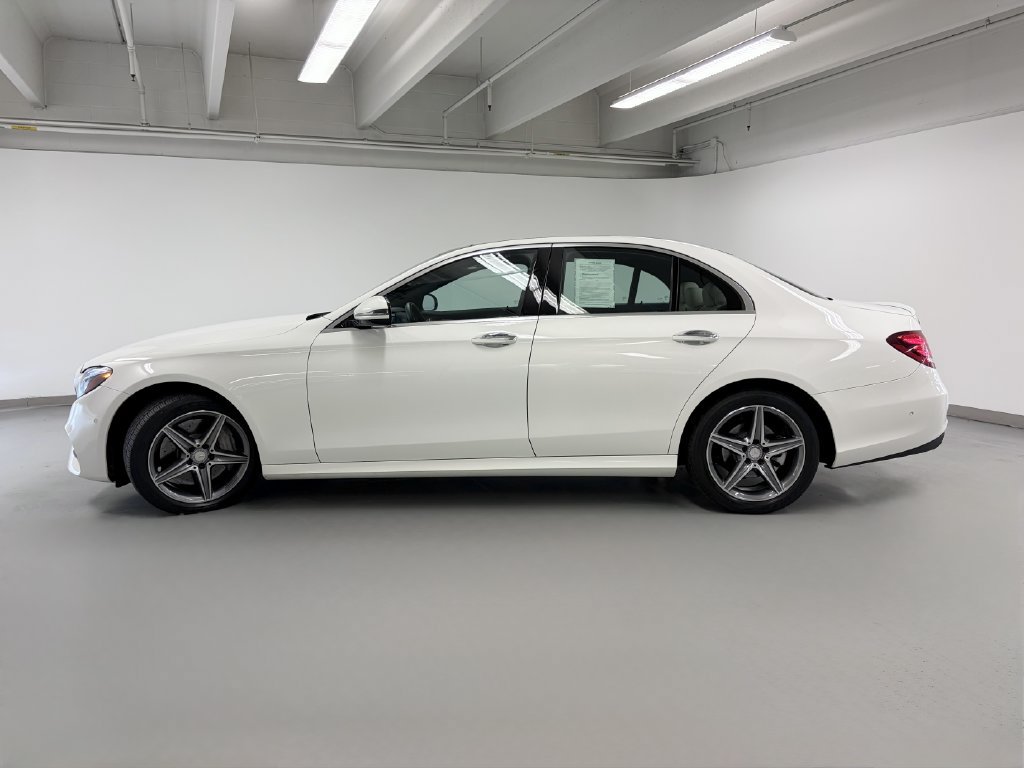 Used 2017 Mercedes-Benz E 300 4MATIC image 4