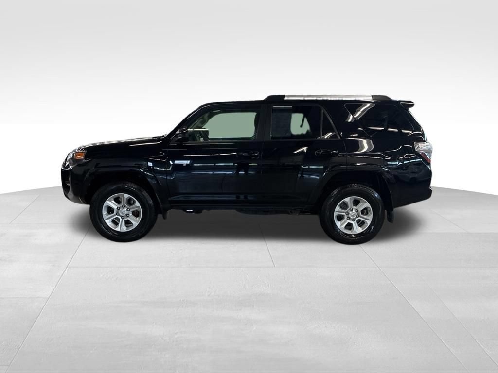 Used 2021 Toyota 4Runner SR5 AWD/4WD image 2