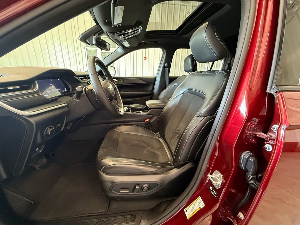 Used 2024 Jeep Grand Cherokee L Altitude AWD/4WD image 29