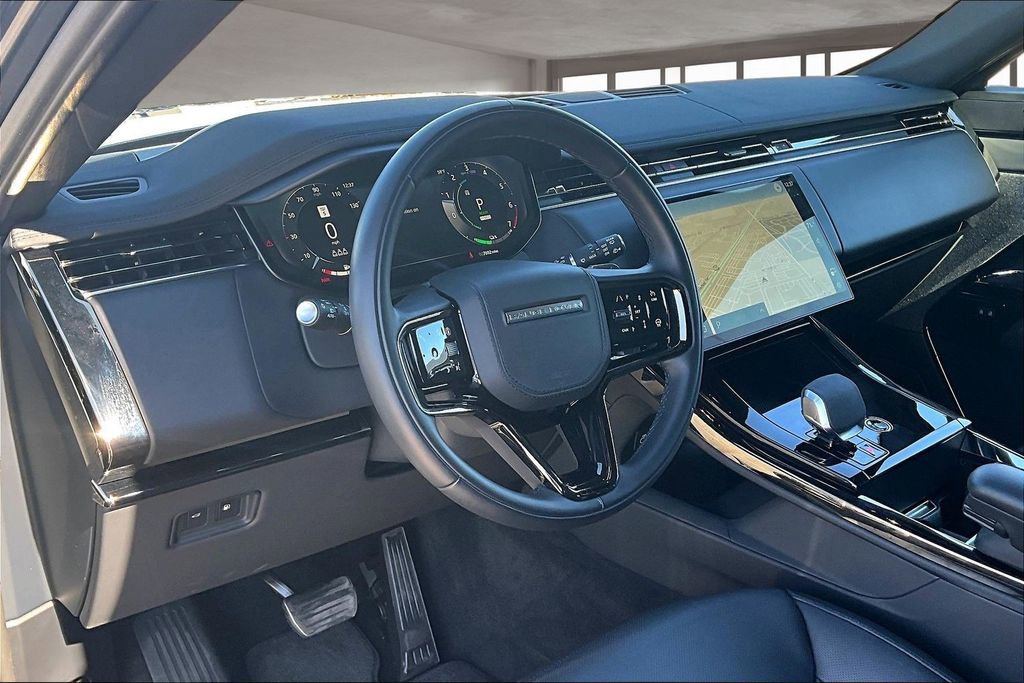 Used 2025 Land Rover Range Rover Sport Dynamic SE image 13