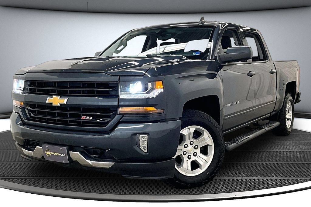 Used 2018 Chevrolet Silverado 1500 LT w/ All Star Edition AWD/4WD image 3