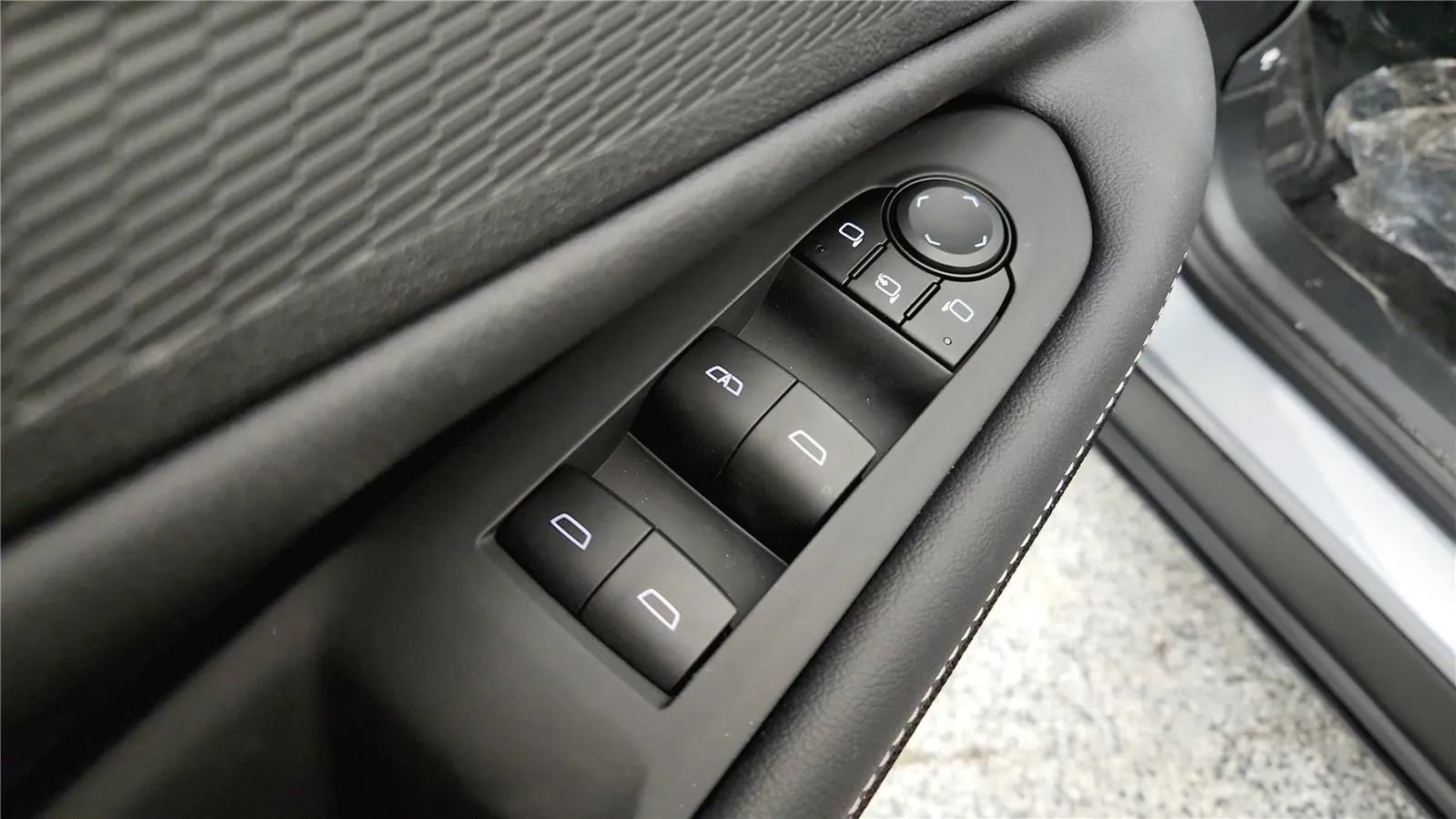 New 2026 Chevrolet Blazer EV LT AWD/4WD image 31