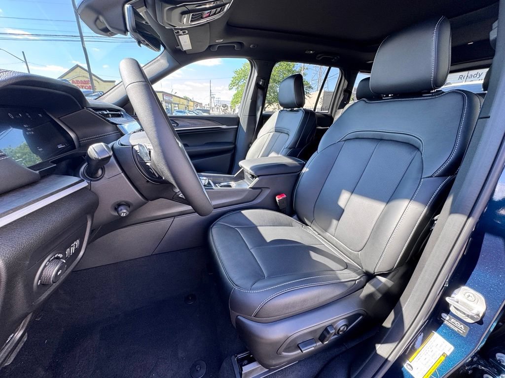 New 2026 Jeep Grand Cherokee Limited AWD/4WD image 13
