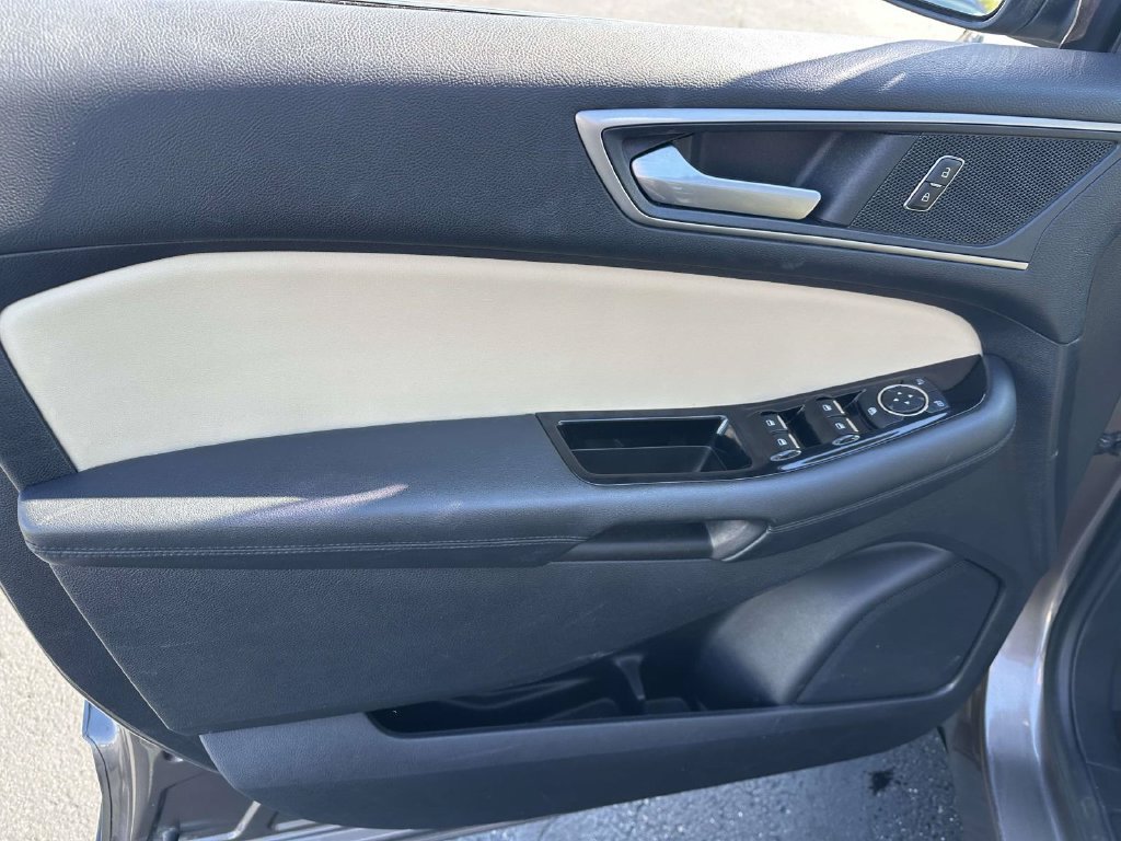 Certified 2019 Ford Edge SEL w/ Equipment Group 201A AWD/4WD image 9