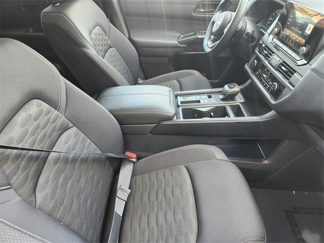 Used 2025 Nissan Pathfinder S FWD image 18