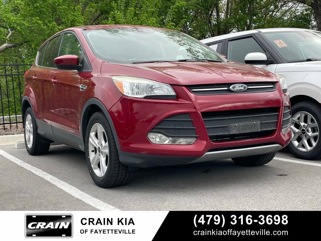 Used 2015 Ford Escape SE image 1