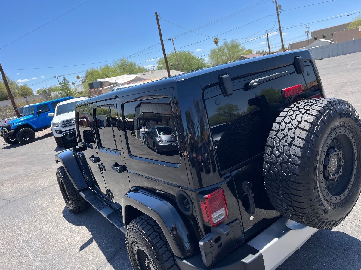 Used 2015 Jeep Wrangler Unlimited Sahara w/ Connectivity Group AWD/4WD image 42