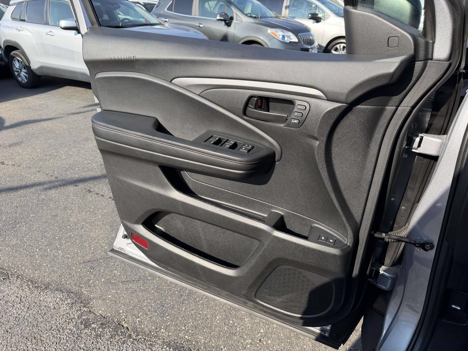 Used 2022 Honda Pilot TrailSport image 22