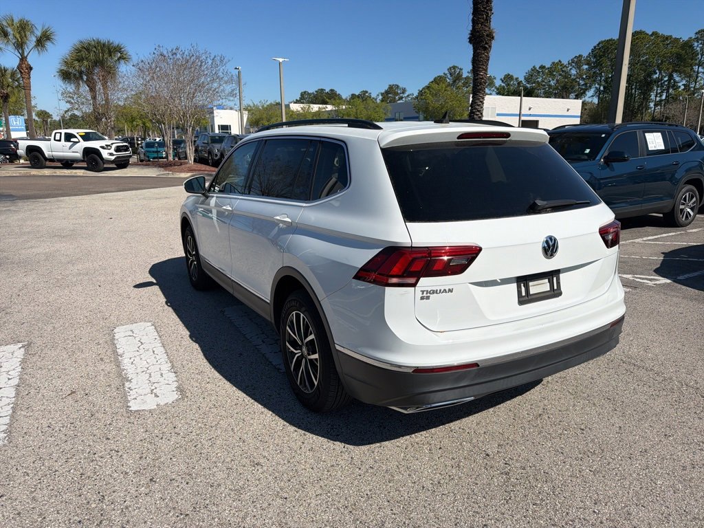 Certified 2020 Volkswagen Tiguan SE w/ Panoramic Sunroof Package image 5