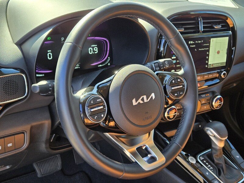 Certified 2025 Kia Soul EX image 18