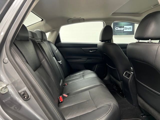 Used 2017 Nissan Altima 2.5 SL w/ Moonroof Package image 50