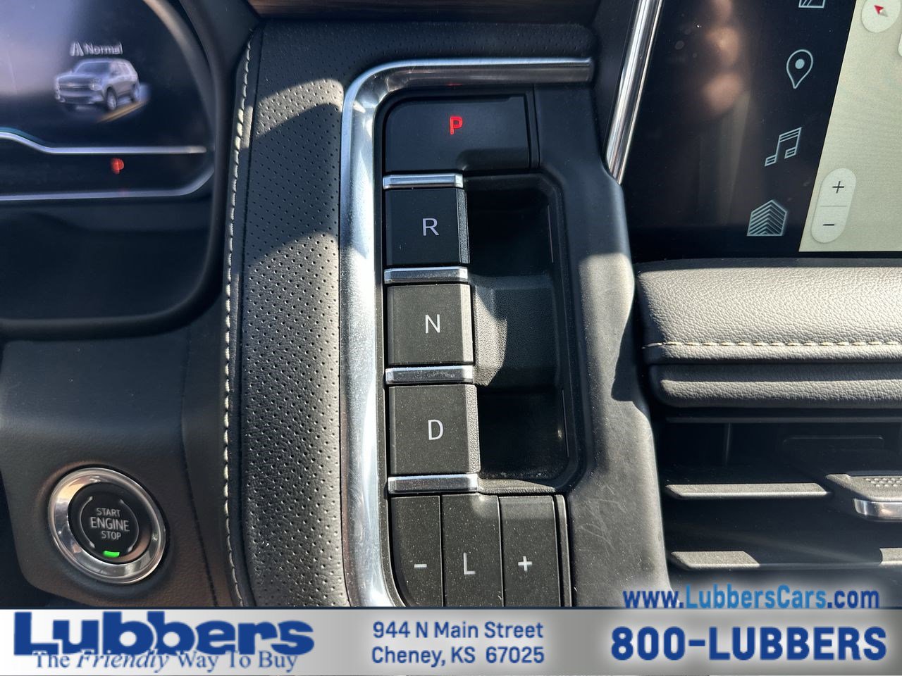 Used 2023 Chevrolet Suburban Premier image 19