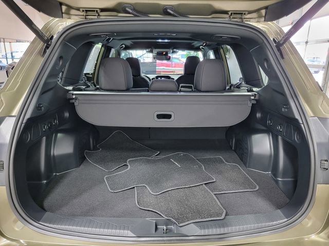 Used 2026 Subaru Forester Premium AWD/4WD image 36