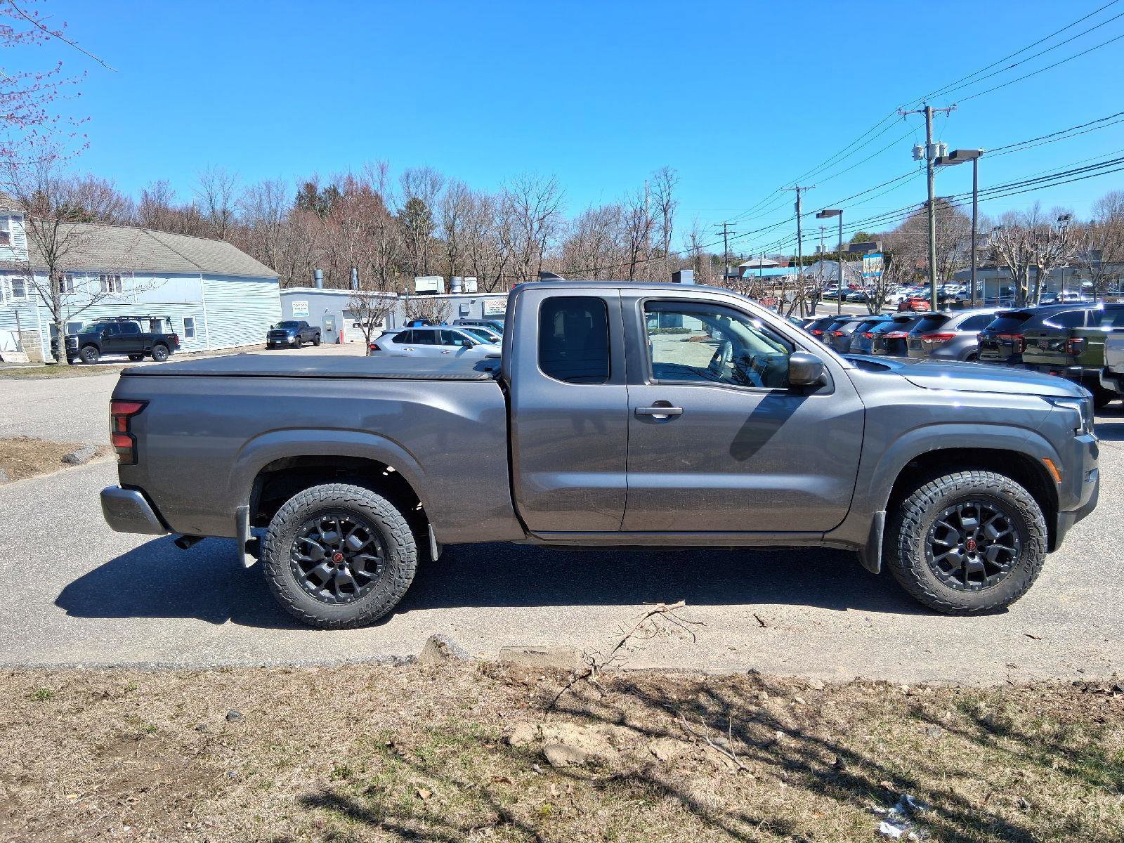 Used 2022 Nissan Frontier SV w/ Technology Package image 8