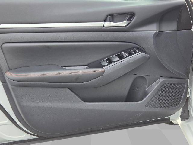 Certified 2025 Nissan Altima 2.5 SR AWD/4WD image 12