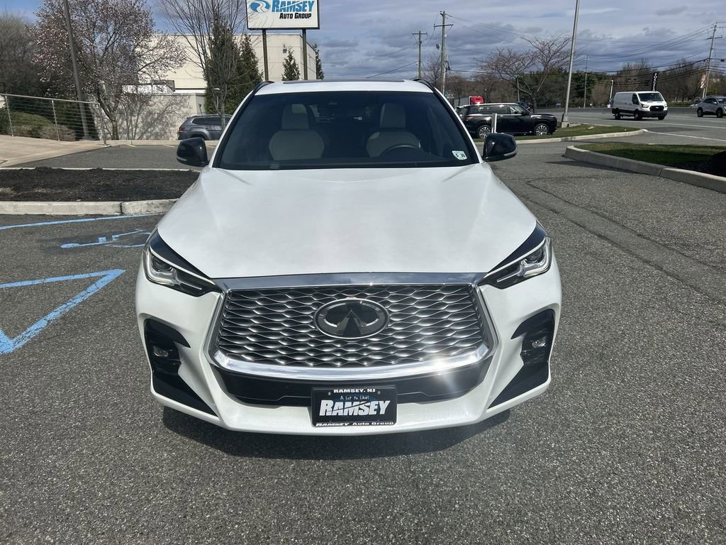 Certified 2025 INFINITI QX55 Luxe w/ Cargo Package image 3