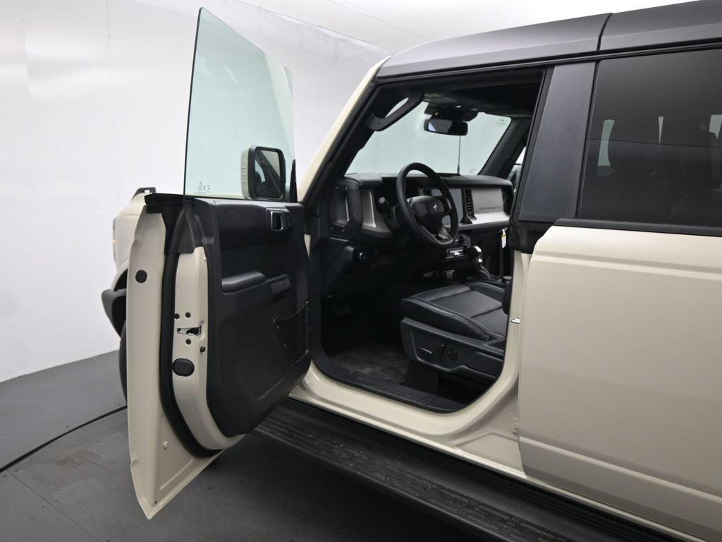 New 2026 Ford Bronco Outer Banks AWD/4WD image 8
