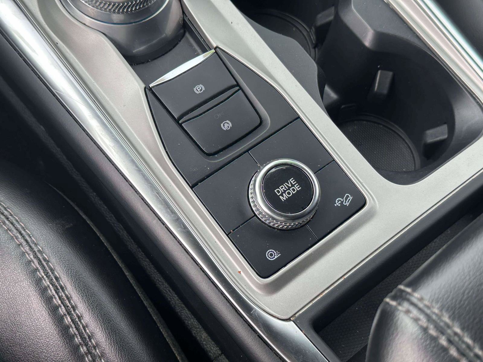 Used 2022 Ford Explorer XLT w/ Equipment Group 202A image 32