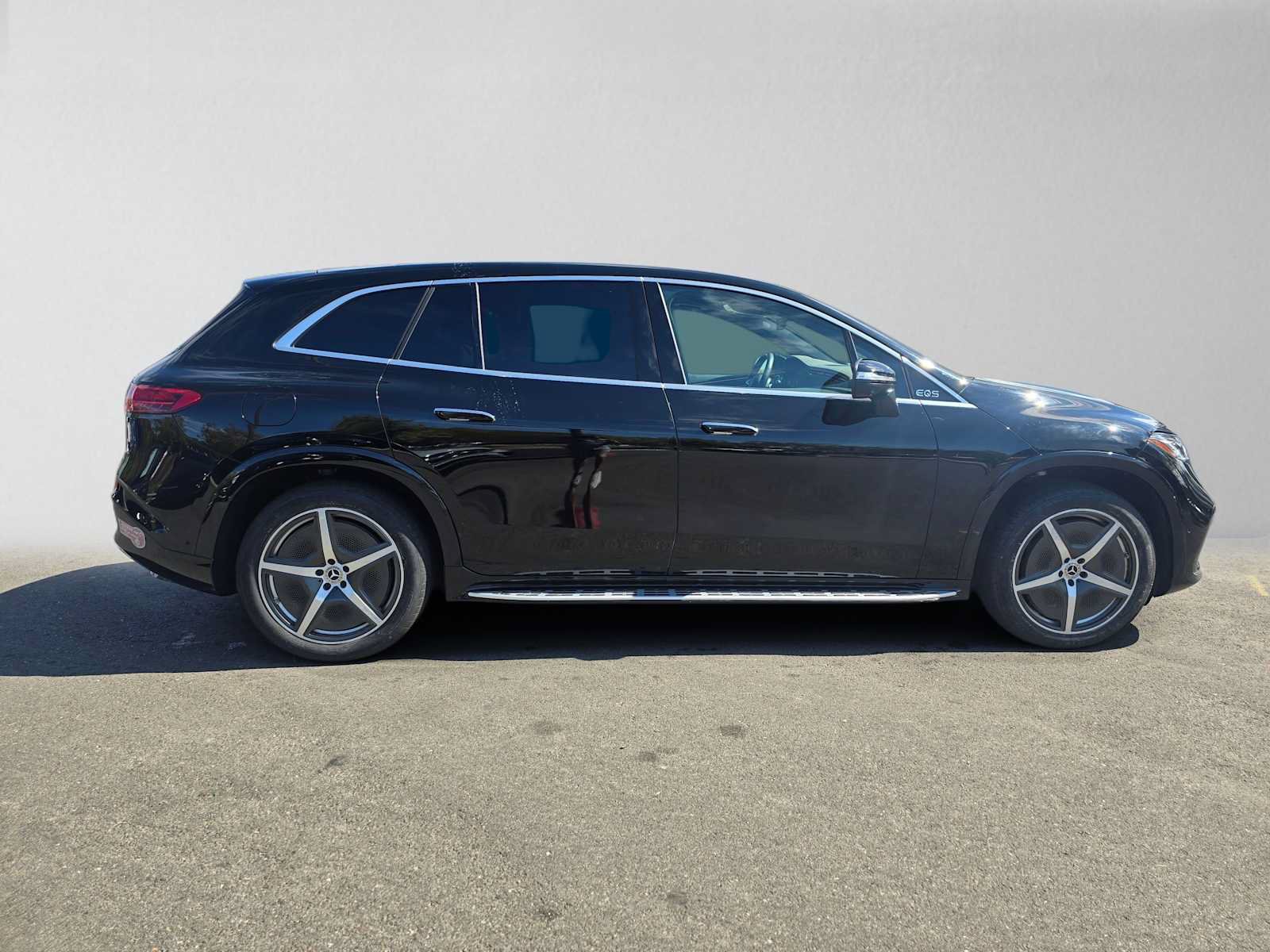 Used 2024 Mercedes-Benz EQS 450+ SUV image 2