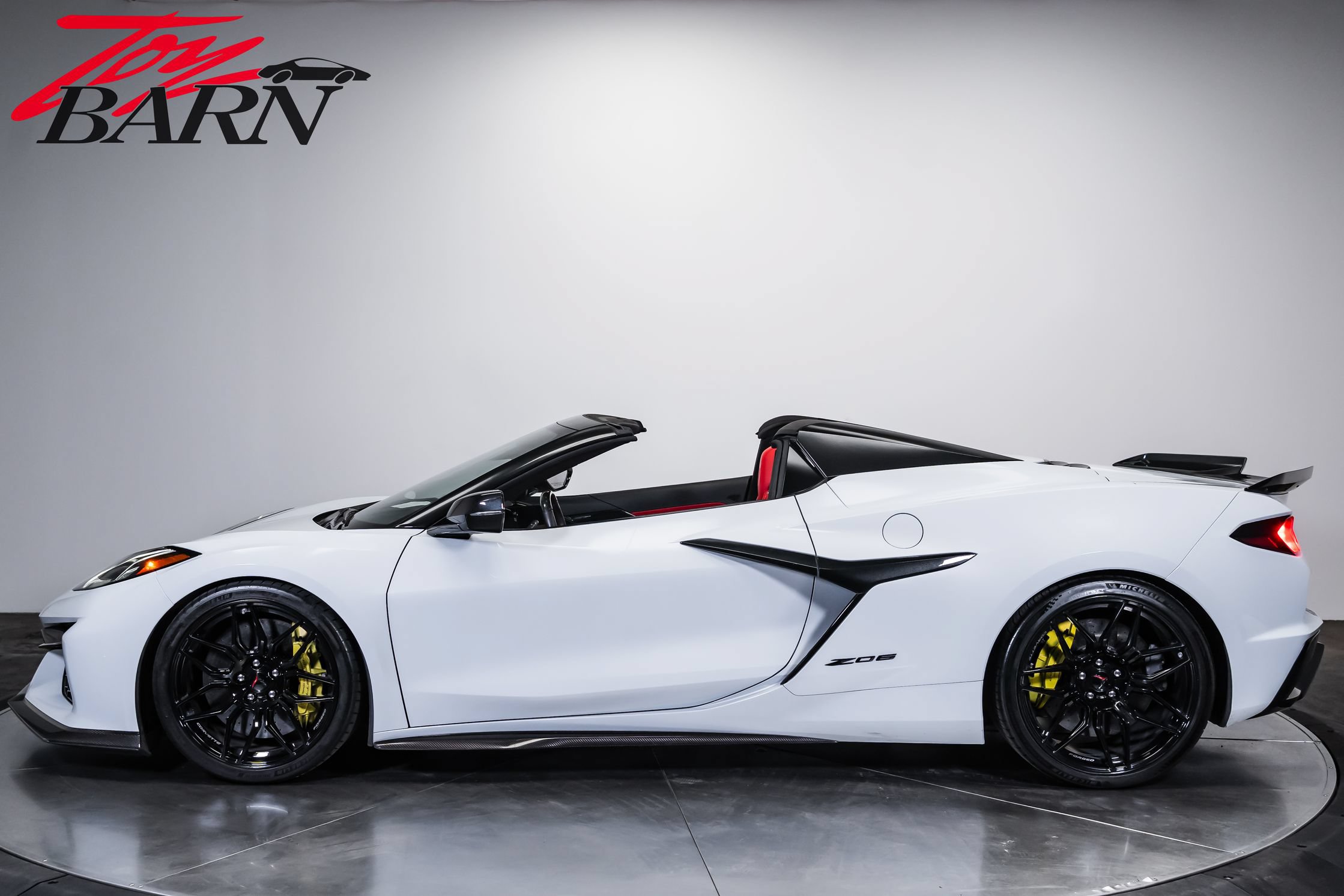 Used 2024 Chevrolet Corvette Z06 w/ Stealth Interior Trim Package RWD image 2