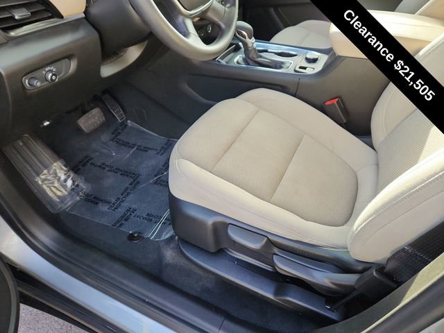 Used 2023 Chevrolet Traverse LS image 18