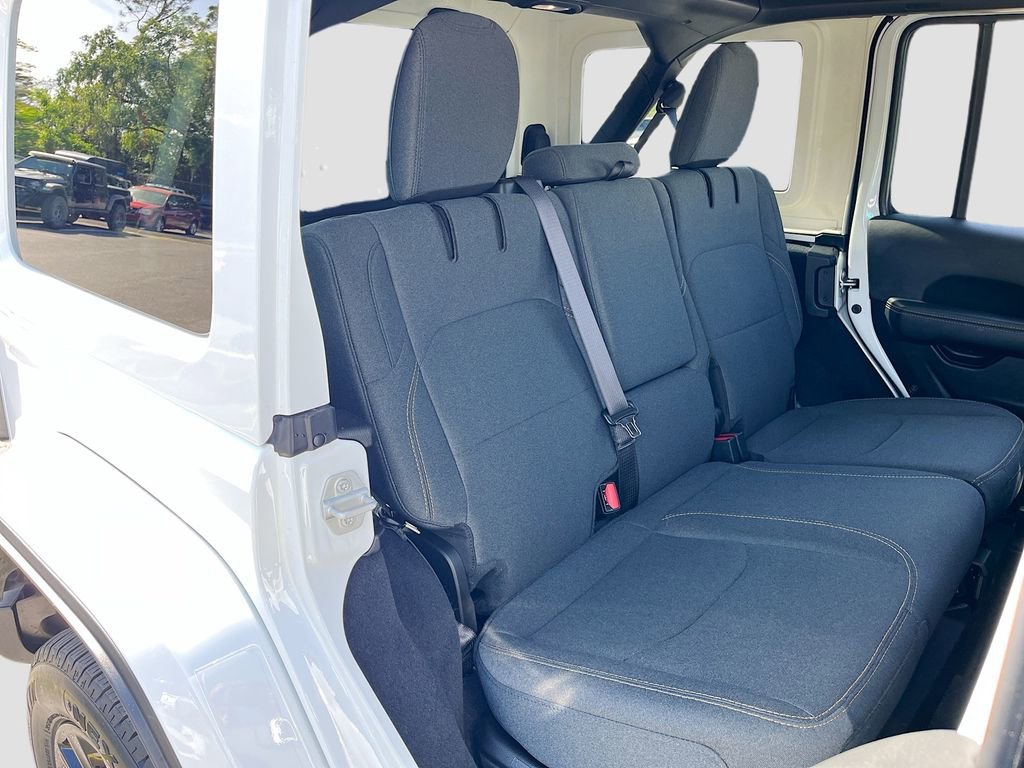Certified 2025 Jeep Wrangler Unlimited Sahara image 25
