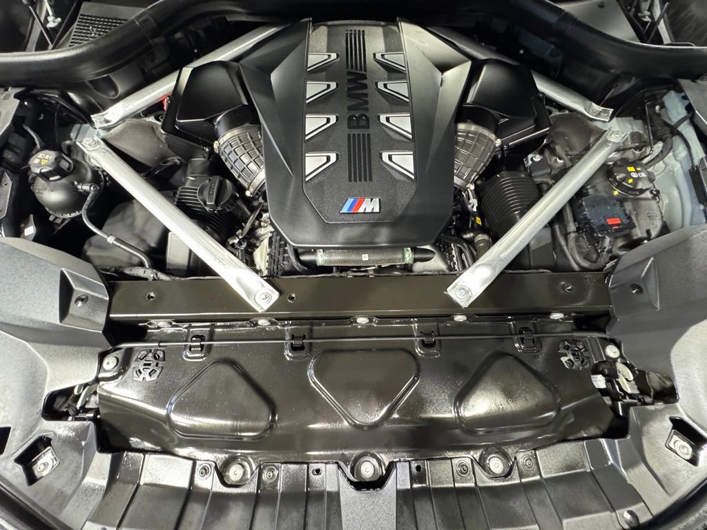 Used 2025 BMW X7 M60i image 34