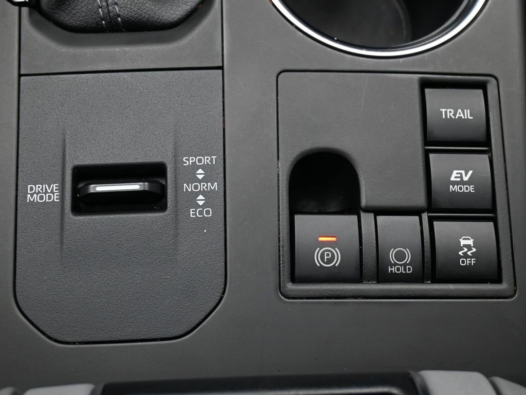 Used 2023 Toyota Highlander XLE image 26