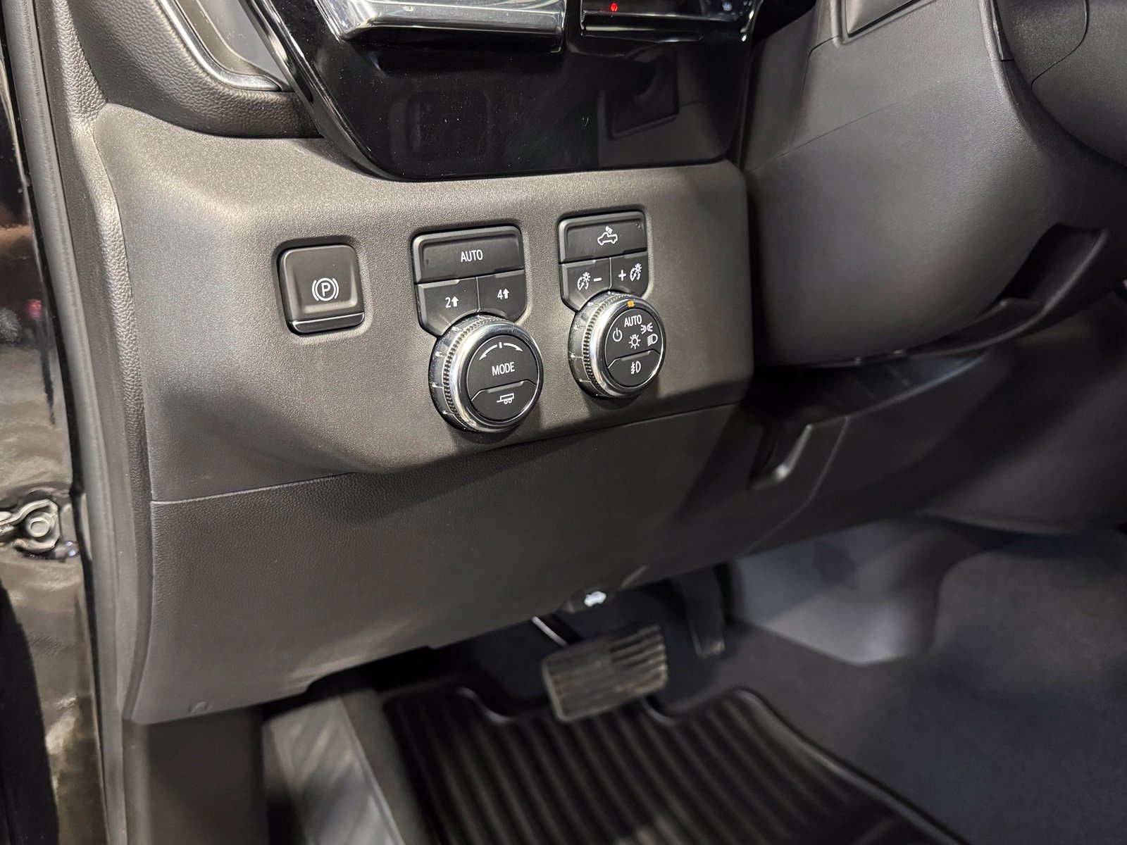Used 2024 GMC Sierra 1500 Elevation AWD/4WD image 18