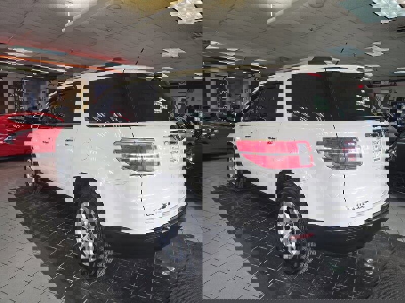 Used 2010 Saturn Outlook XR image 6