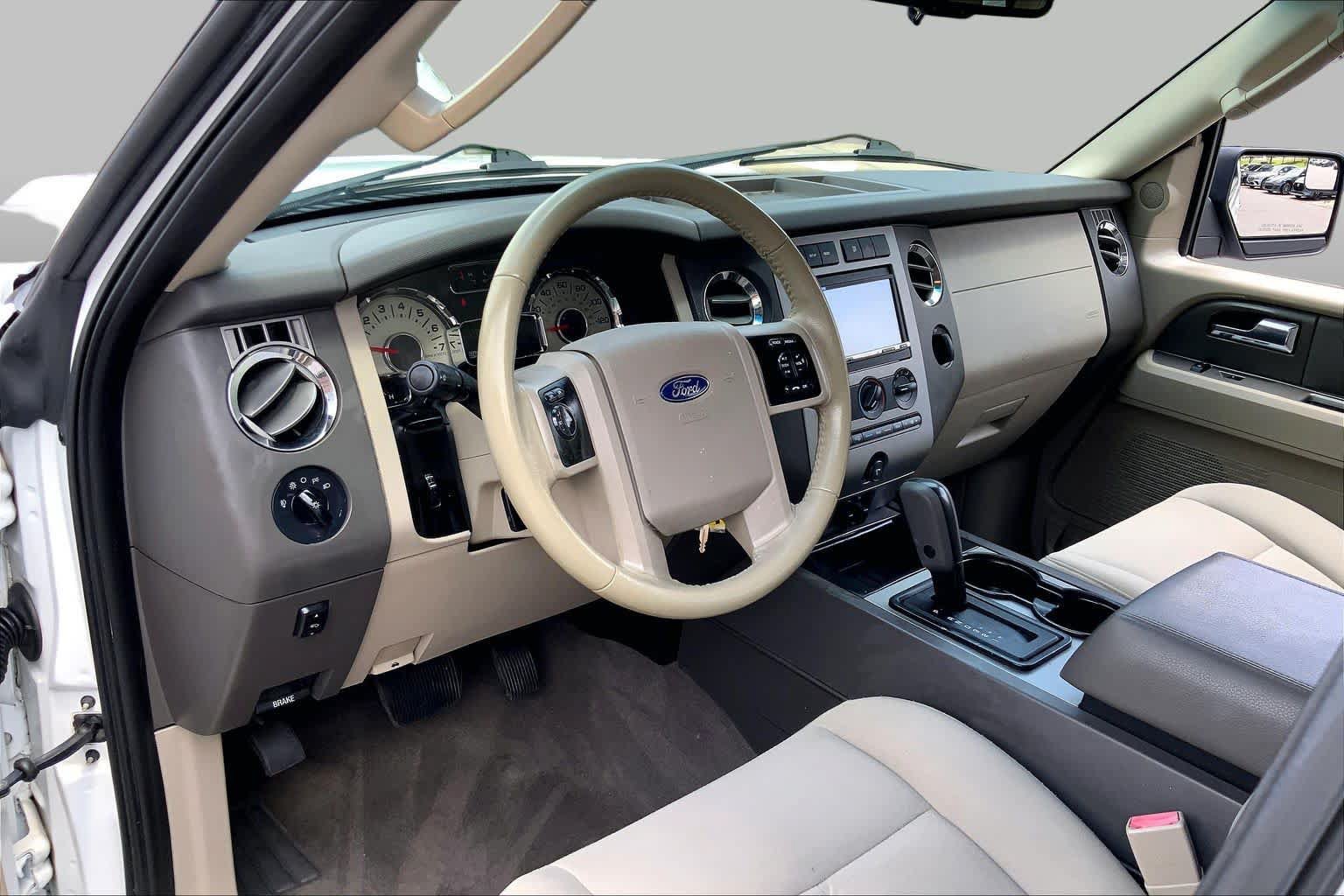 Used 2014 Ford Expedition XLT RWD image 17