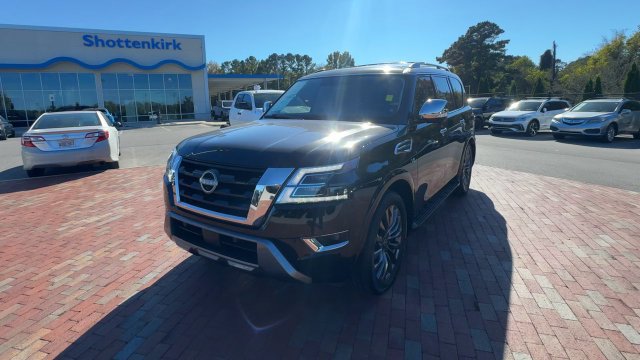 Used 2022 Nissan Armada Platinum w/ Captain's Chairs Package RWD image 5