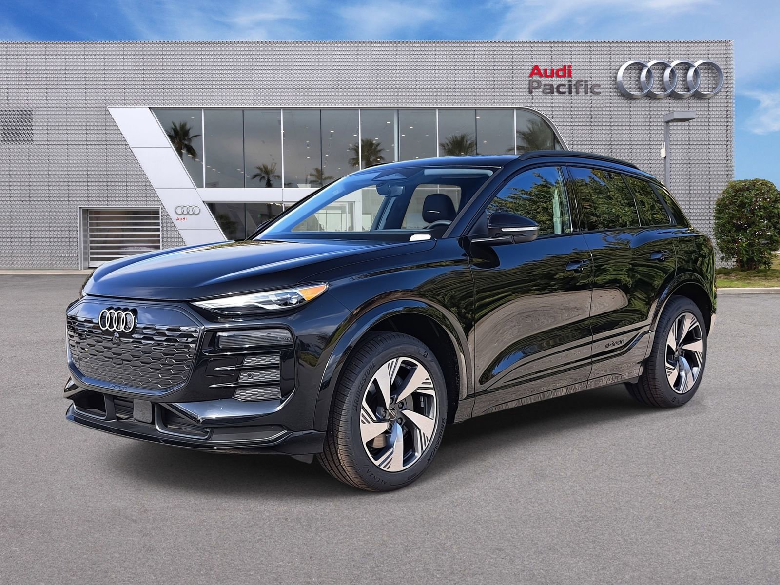 New 2025 Audi Q6 e-tron Premium image 1