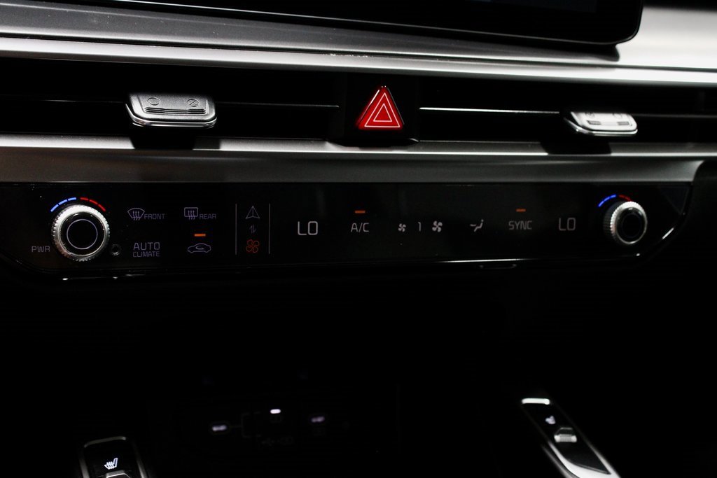 Used 2025 Kia Sorento S w/ Panoramic Sunroof Package image 32