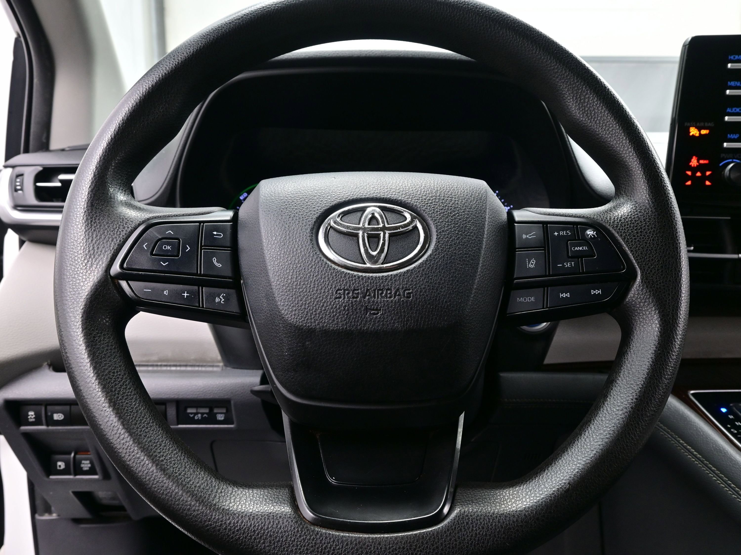 Used 2022 Toyota Sienna LE image 22