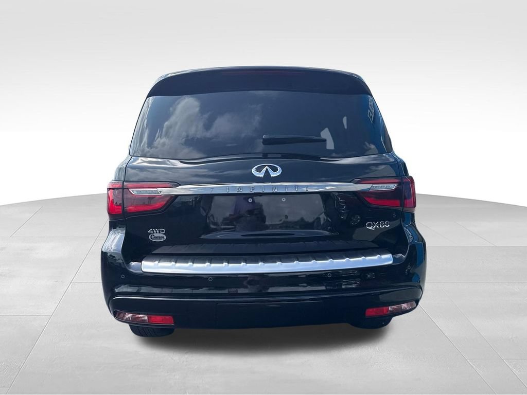Used 2024 INFINITI QX80 Sensory AWD/4WD image 9